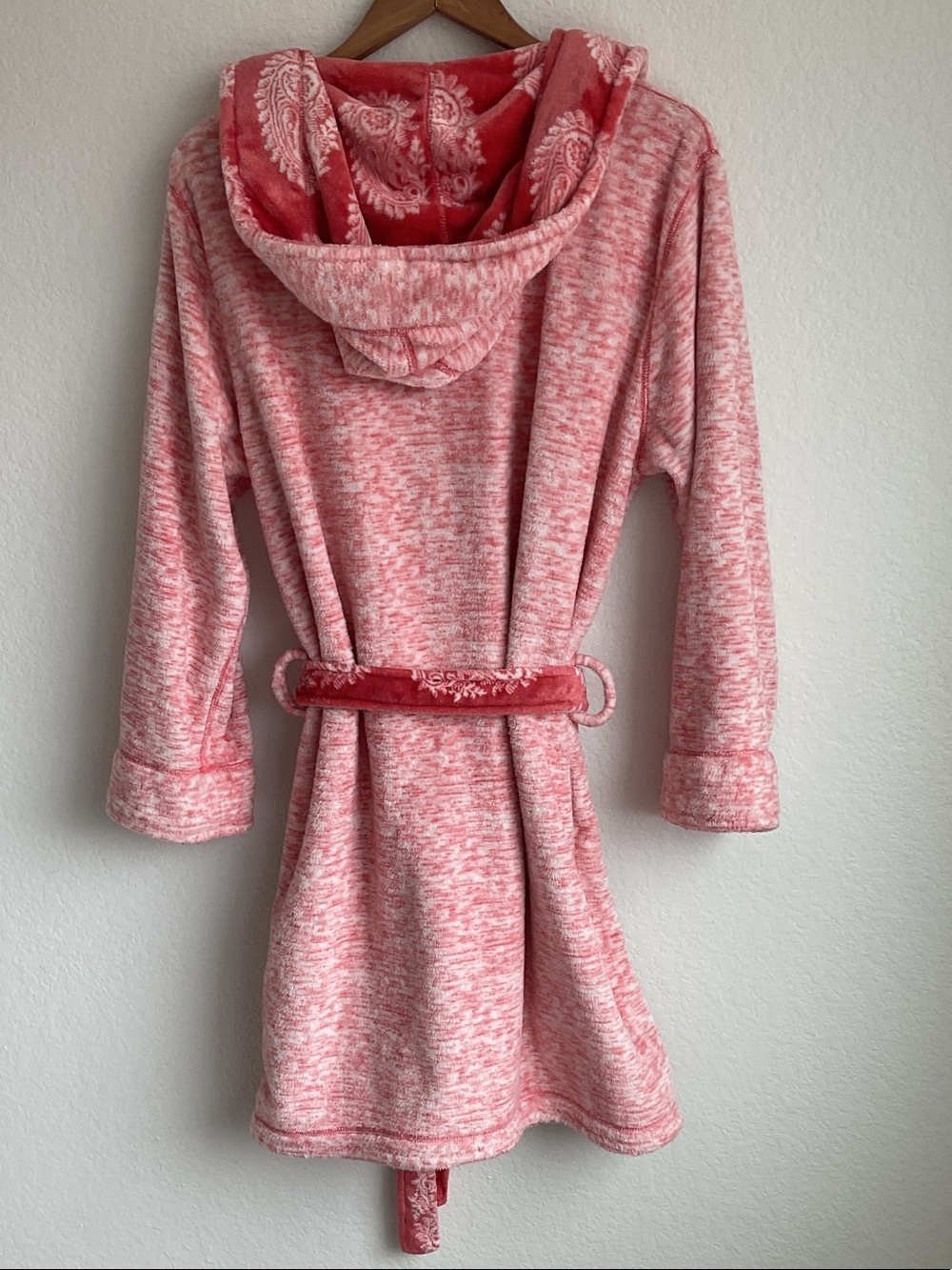 WORLD MARKET Coral and White Reversible Hooded Plush Robe | OS - Picture 7 of 7